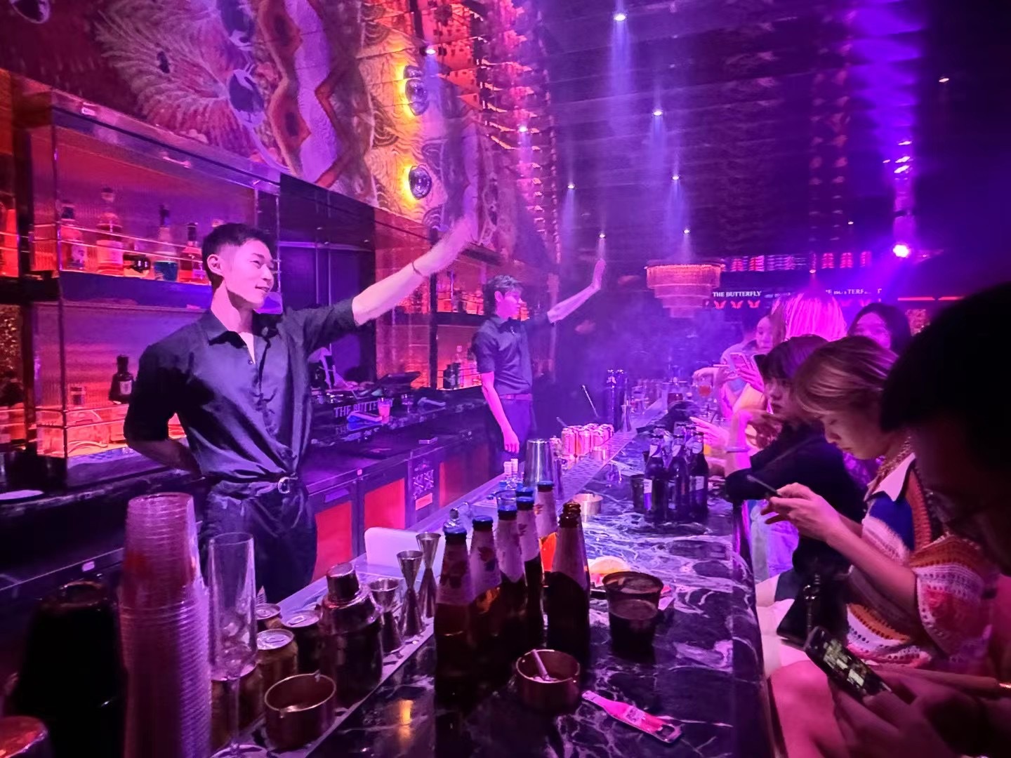 Sichuan-Come to the most popular Butterfly bar in Chengdu and have a night of revelry!