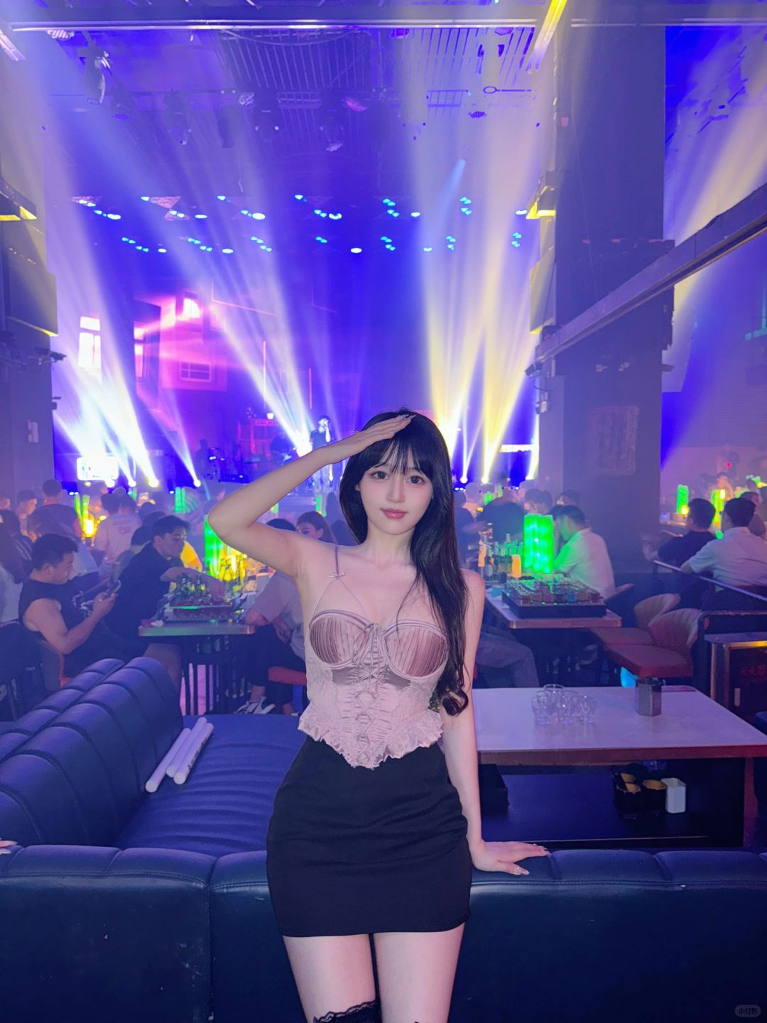 Hunan-Changsha bar invites a beautiful girls to drink ~