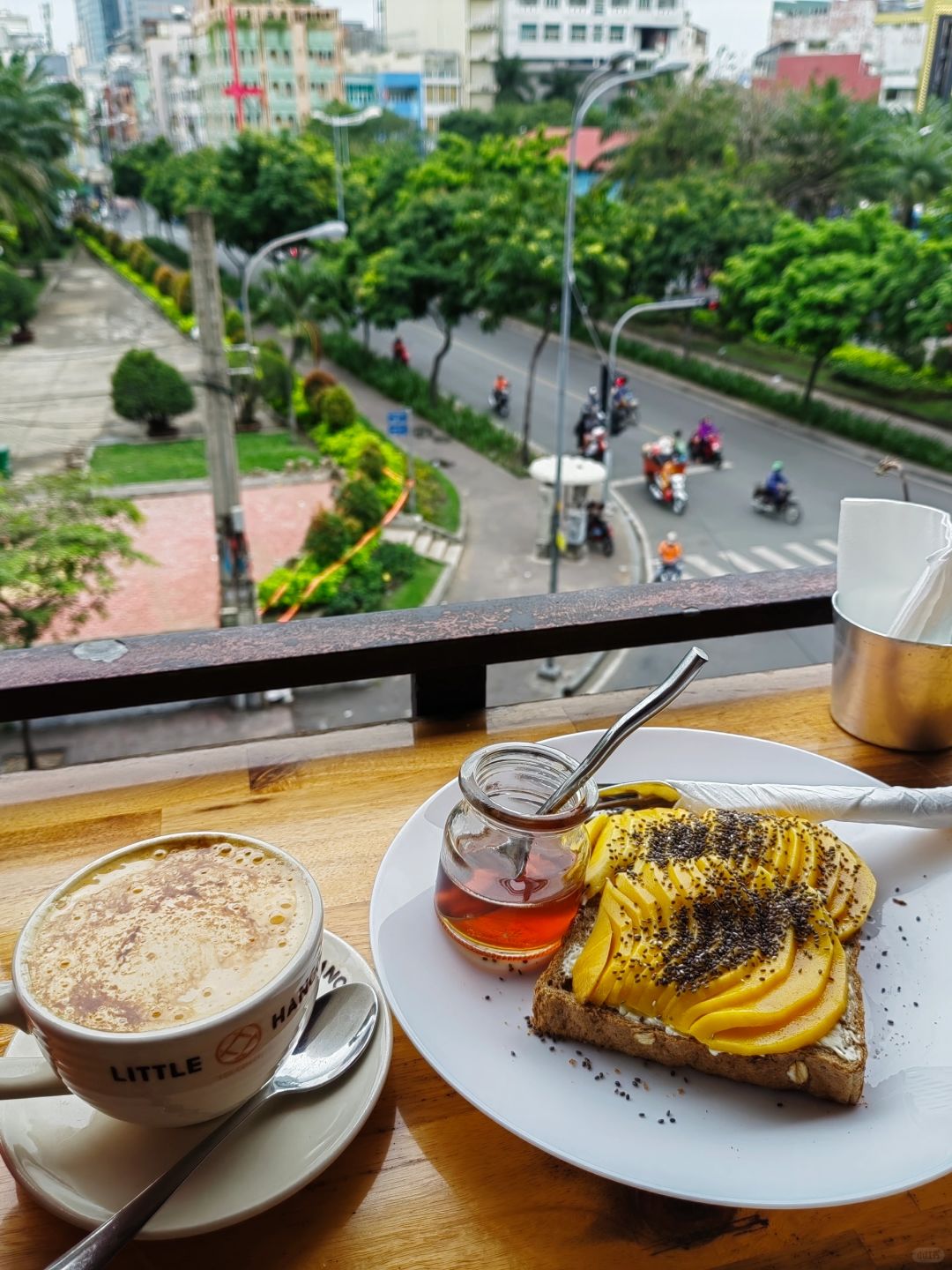 Ho Chi Minh-In addition to drip coffee, egg coffee is another special flavor in Vietnam that you can’t miss