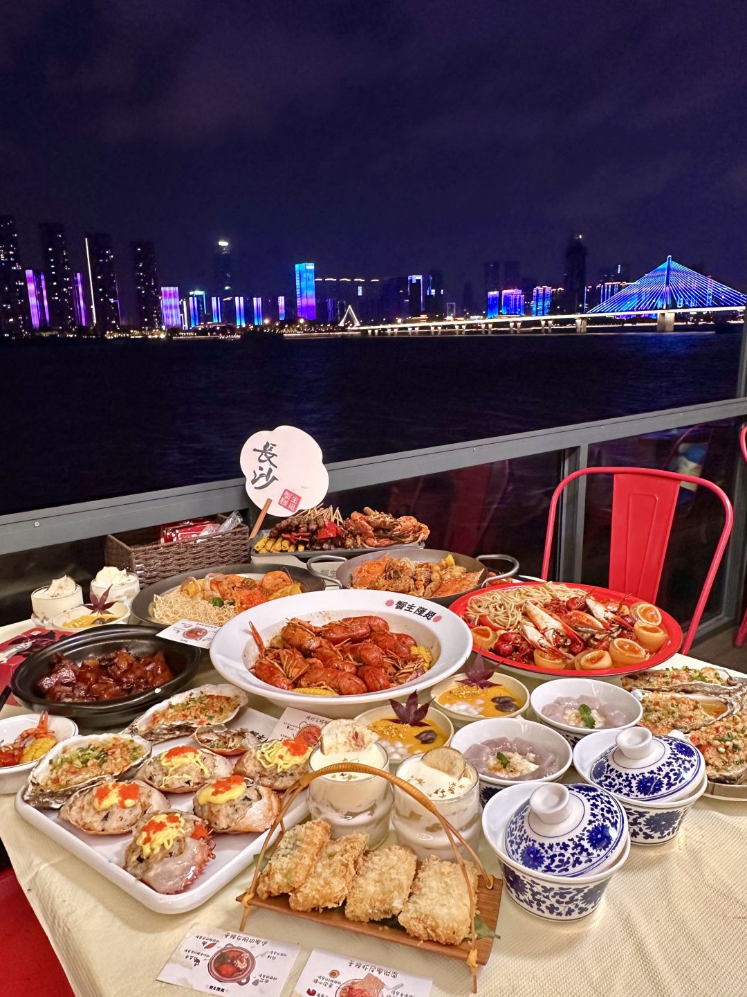 Changsha-Changsha Crab King Restaurant is considered one of the best late night snack restaurants in Changsha by locals!