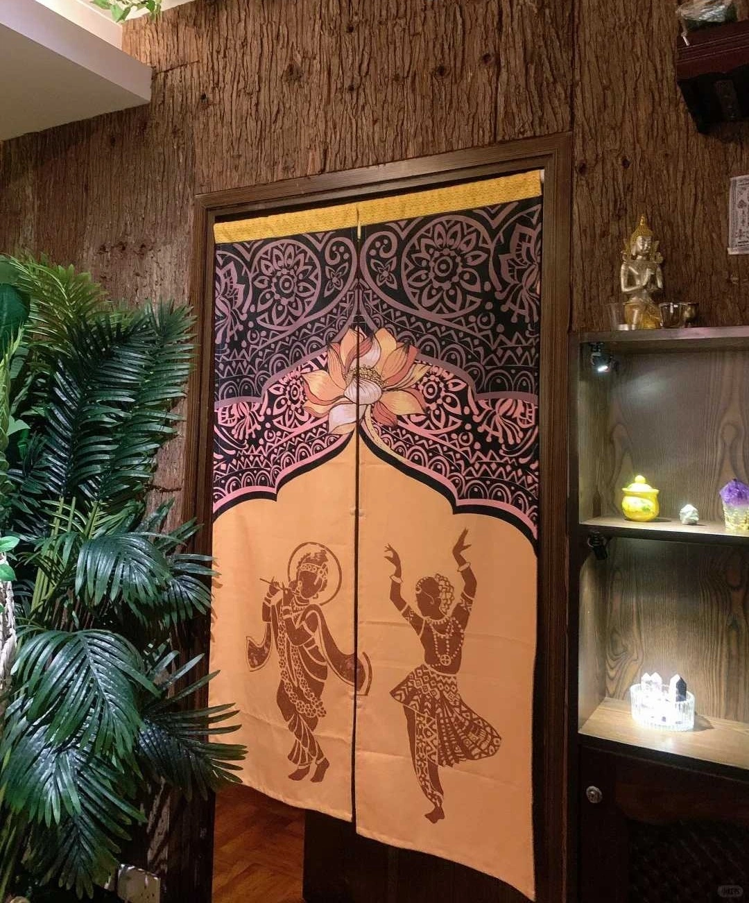 Hong kong-Hong Kong Tsim Sha Tsui Treasure Massage Thai-Smile Thai Back Hall, all masseurs are Thai