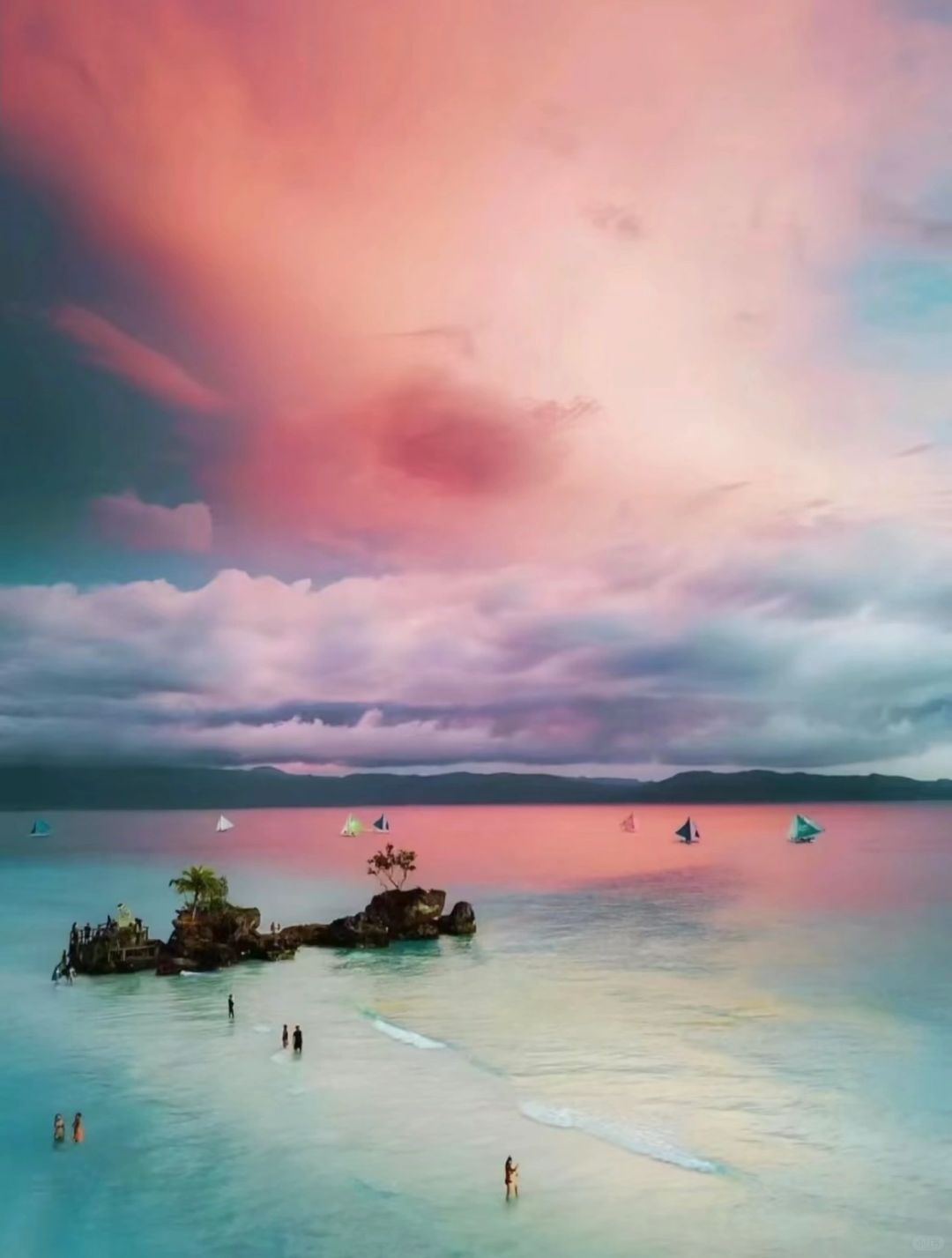 Boracay-Boracay's seven-kilometer-long white sand beach is world-famous and is rated as the most beautiful island in the world by National Geographic.