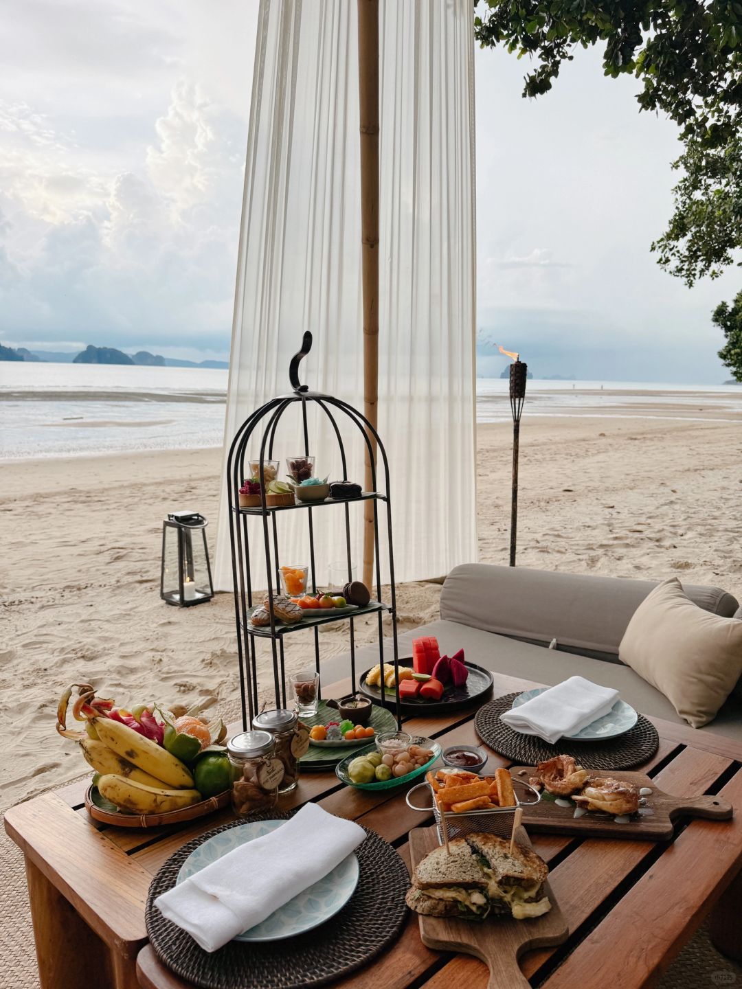 Krabi-The Tubkaak Krabi Boutique Resort Hotel, beautiful Thai architecture and hammocks by the sea