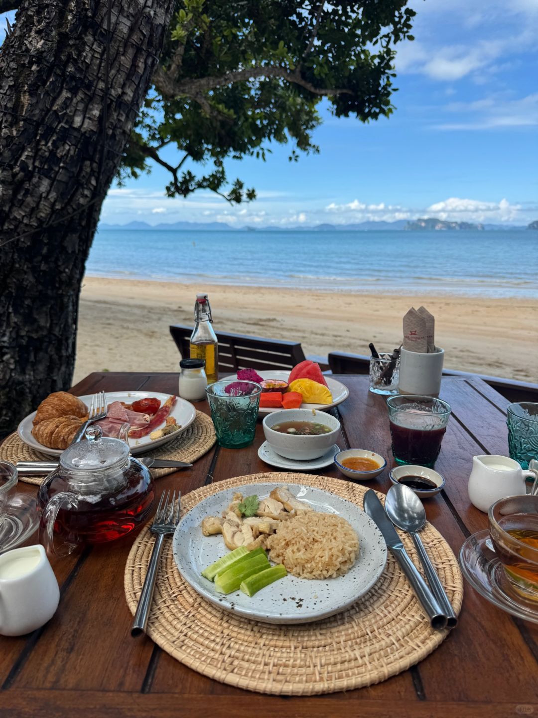 Krabi-The Tubkaak Krabi Boutique Resort Hotel, beautiful Thai architecture and hammocks by the sea