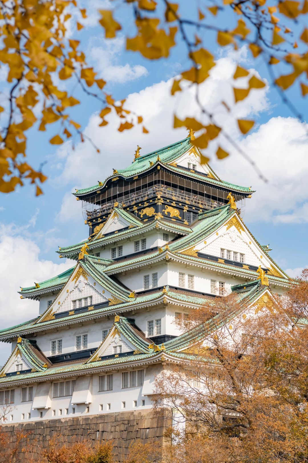 Osaka-Osaka Castle Park~The most beautiful seat at the castle tower~