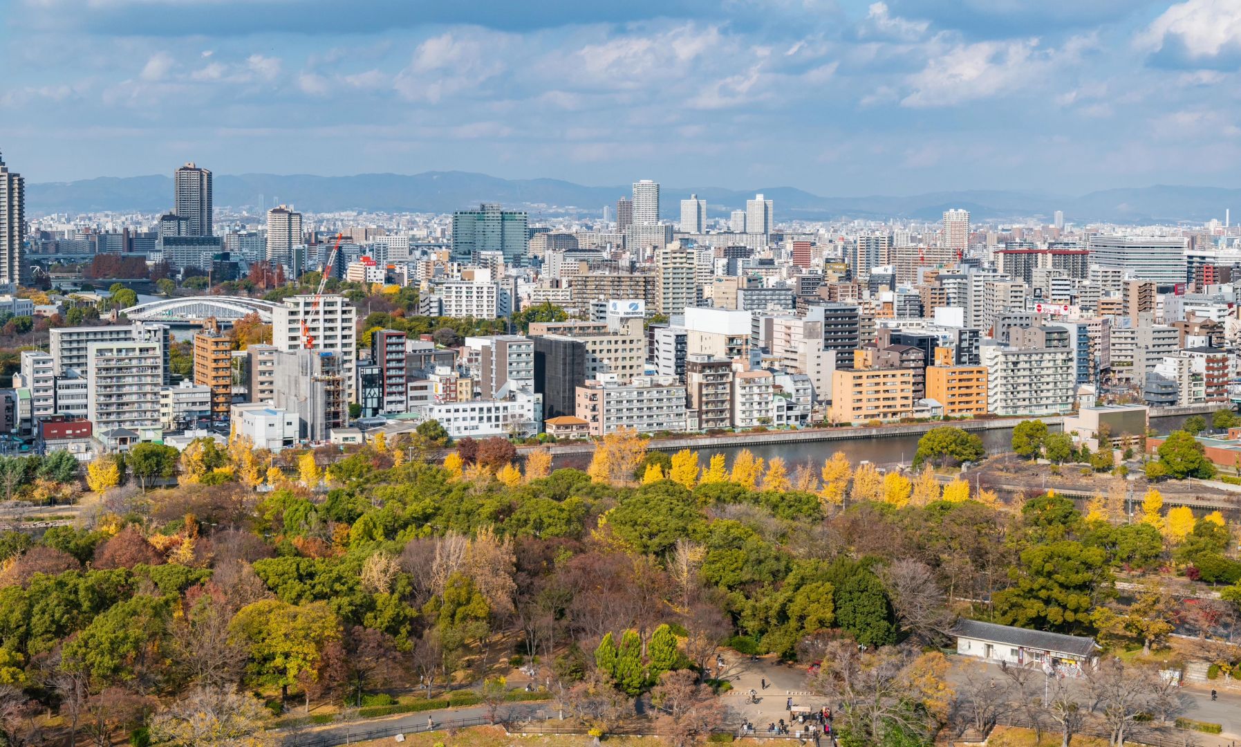 Osaka-Osaka Castle Park~The most beautiful seat at the castle tower~