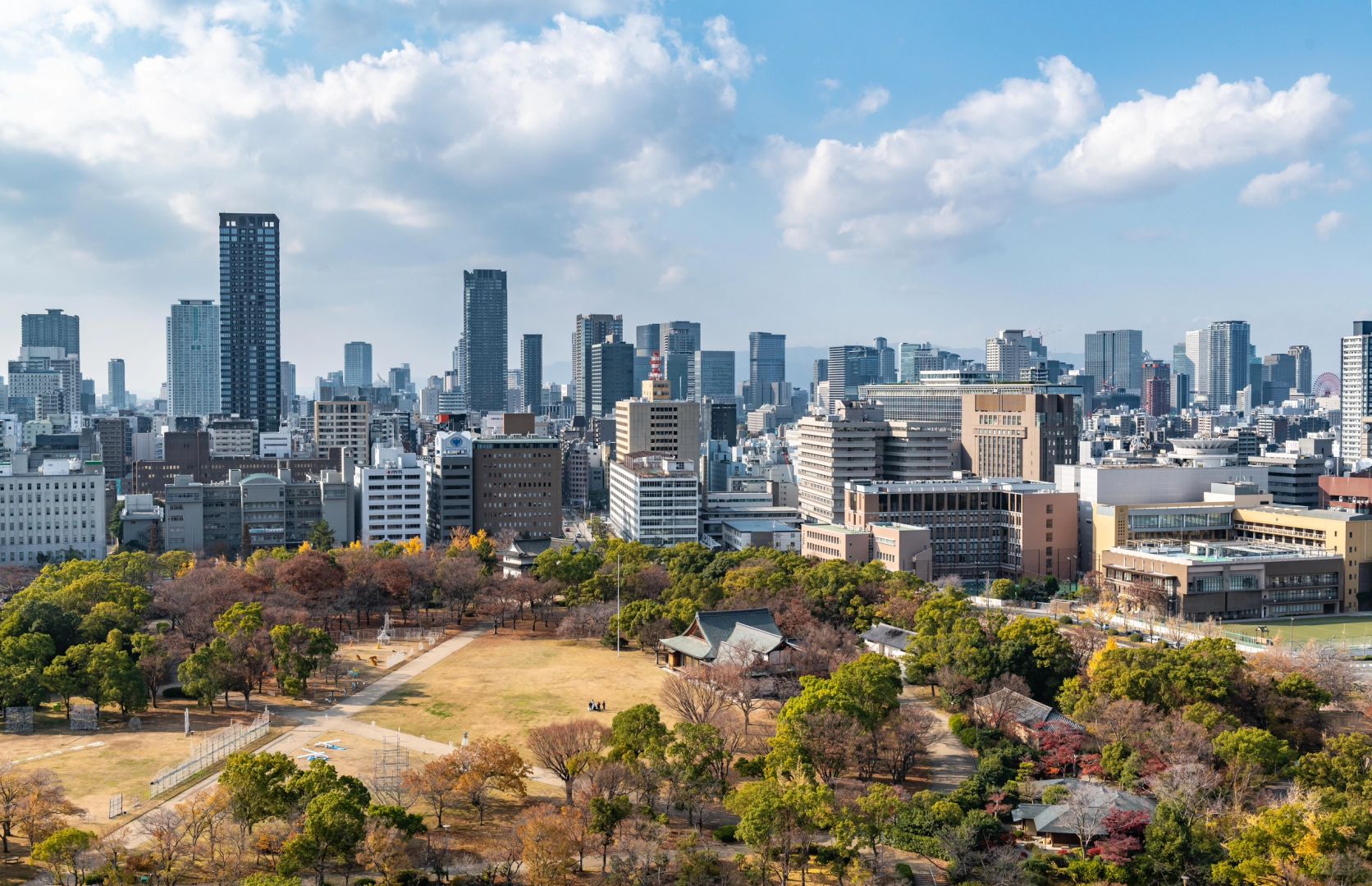 Osaka-Osaka Castle Park~The most beautiful seat at the castle tower~