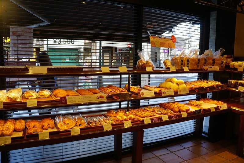 Osaka-A century-old restaurant in Kyoto called Jinjindo. All-you-can-eat breakfast with  cheap and popular bread