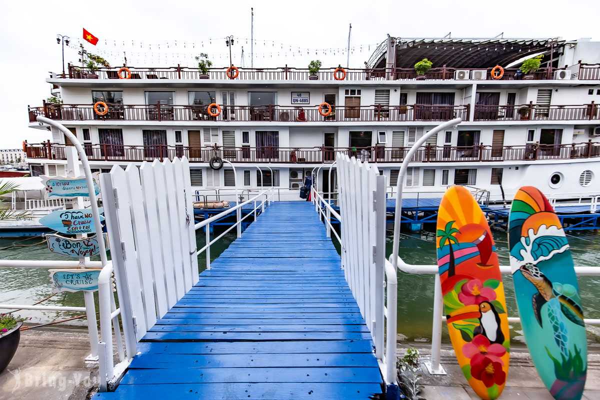 Hanoi-Halong Bay cruise tour itinerary planning from Hanoi, Vietnam, must-see attractions guide