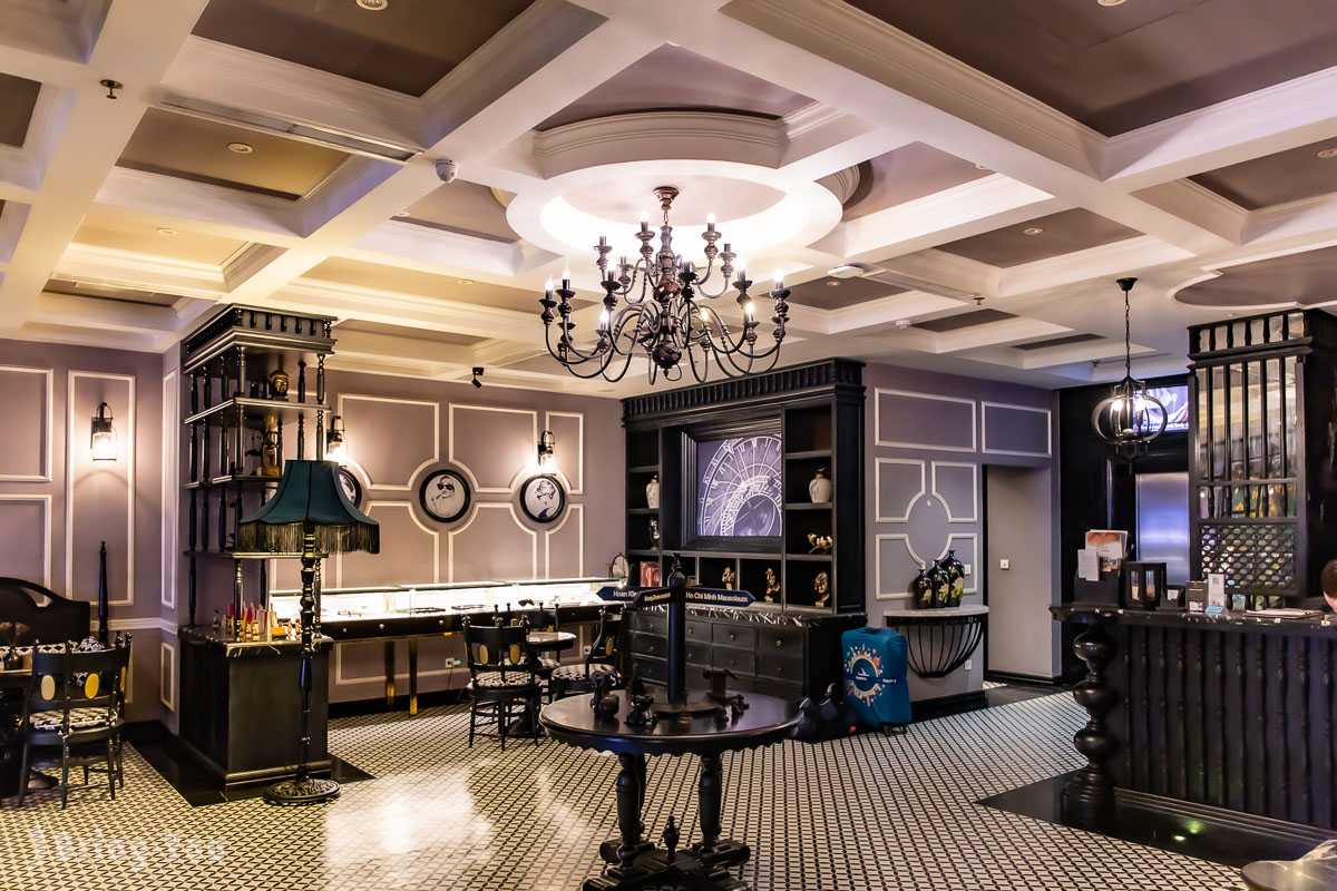 Hanoi-JM Marvel Hotel & Spa, an affordable hotel in Hanoi's Old Quarter, features a rich black European style