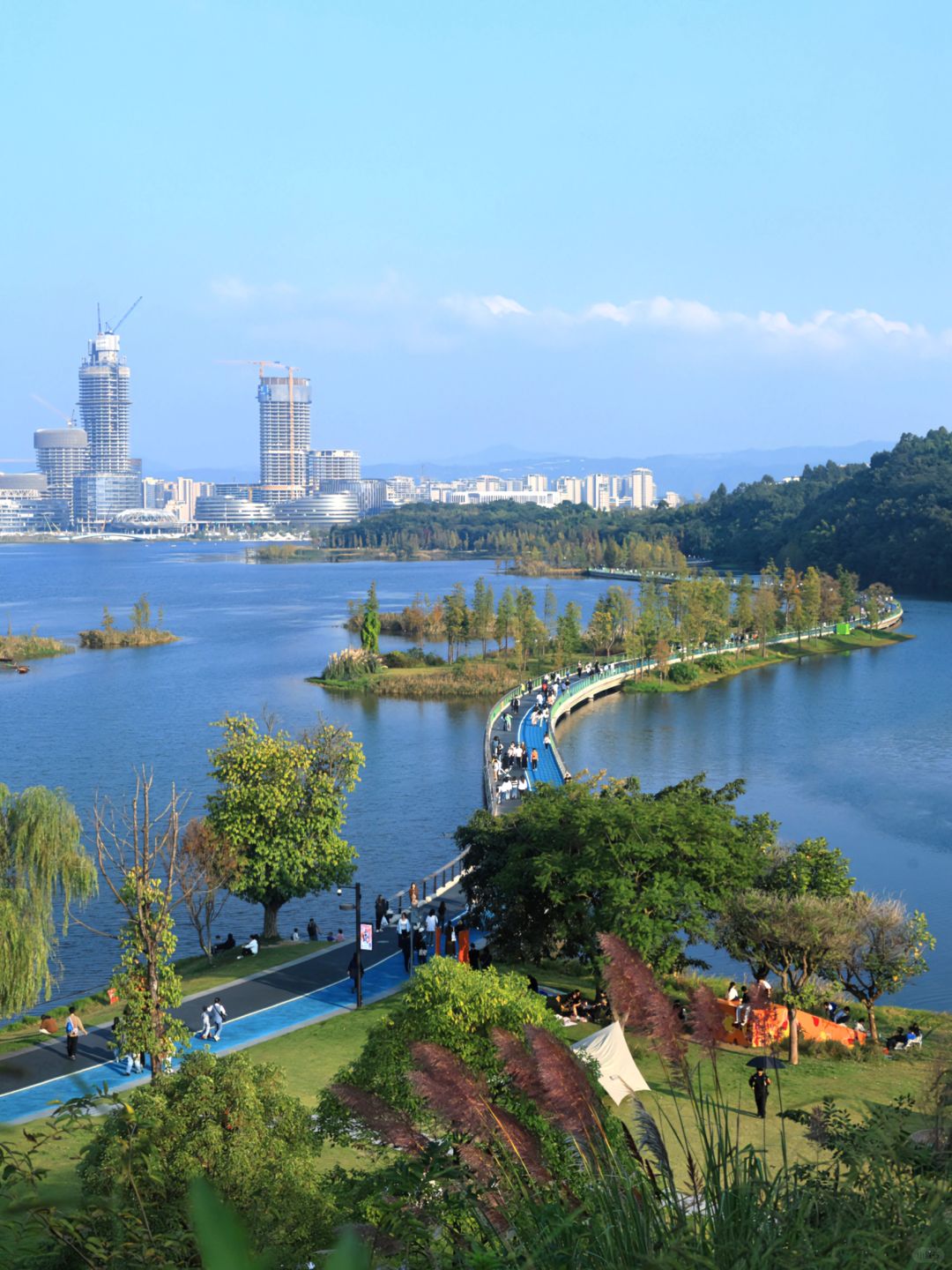 Sichuan-Xinglong Lake in Chengdu provides a seaside experience!