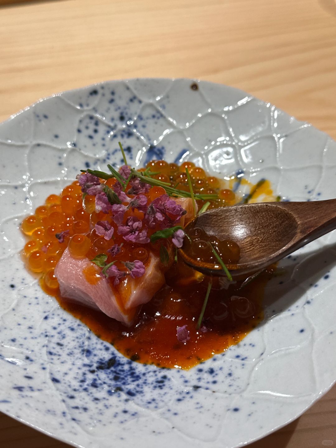 Osaka-Omakase with full emotional value：a journey to delicious food-- Thick-cut tuna with salmon roe,Hairy crab