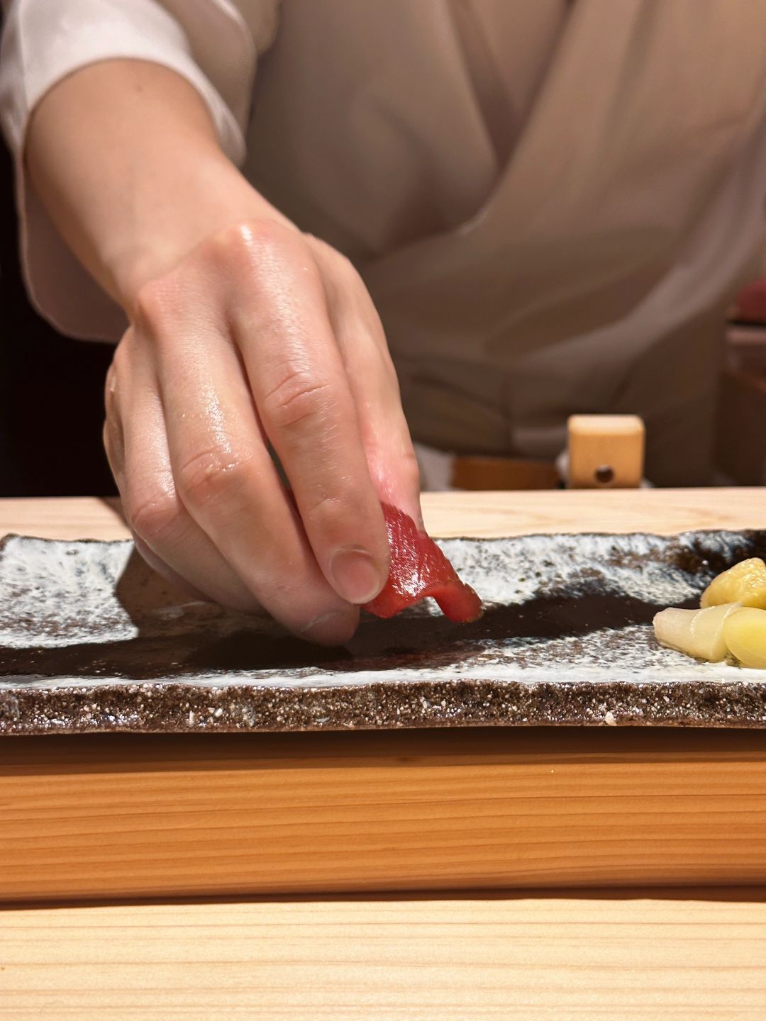 Osaka-Omakase with full emotional value：a journey to delicious food-- Thick-cut tuna with salmon roe,Hairy crab