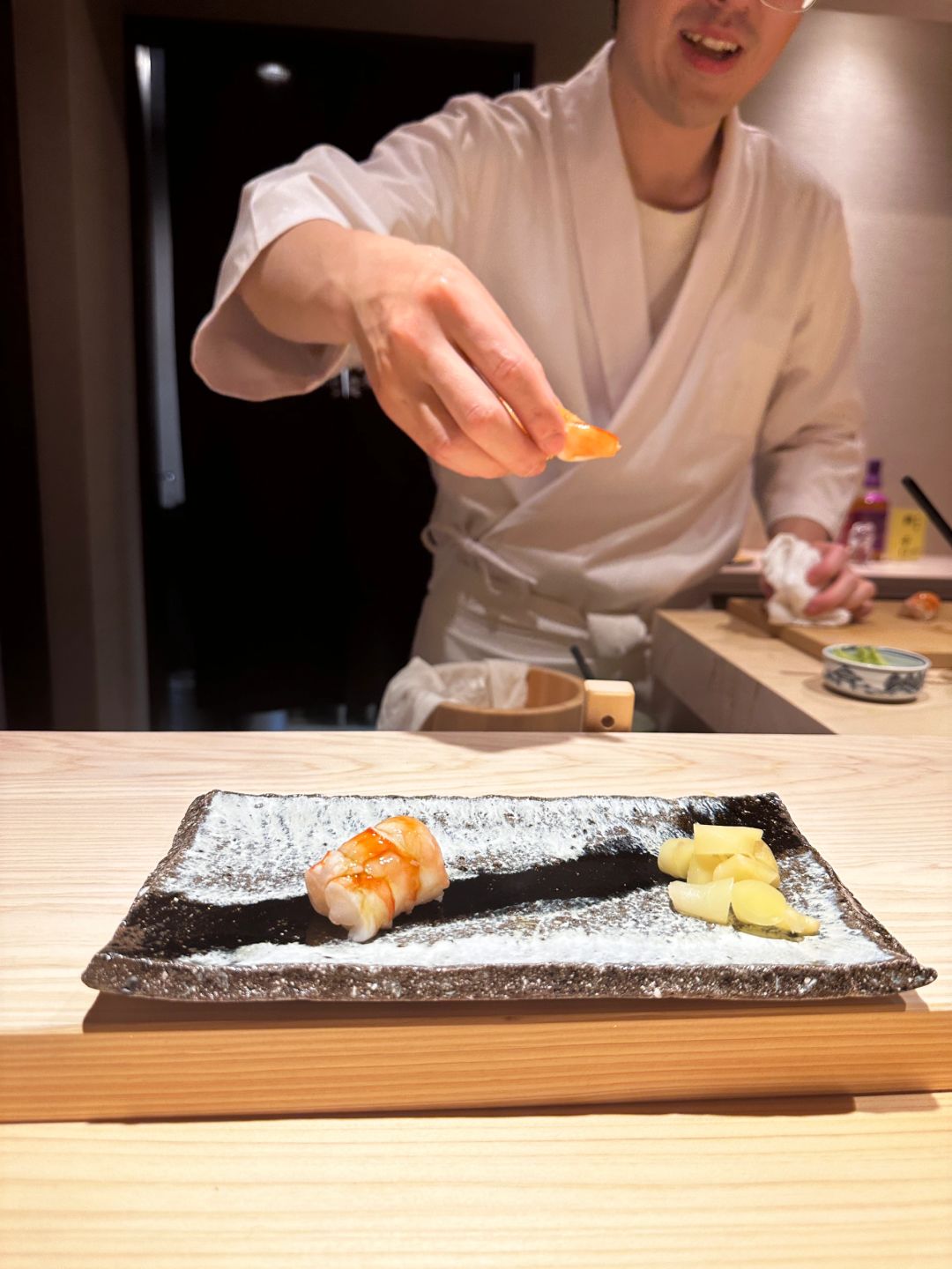 Osaka-Omakase with full emotional value：a journey to delicious food-- Thick-cut tuna with salmon roe,Hairy crab