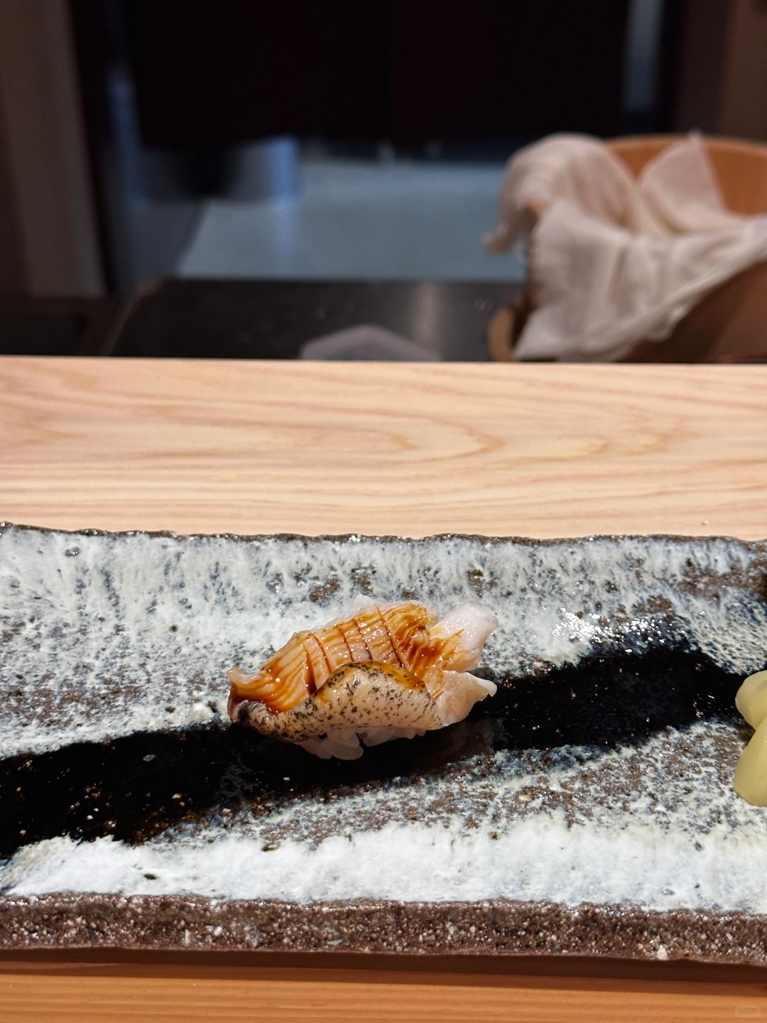 Osaka-Omakase with full emotional value：a journey to delicious food-- Thick-cut tuna with salmon roe,Hairy crab