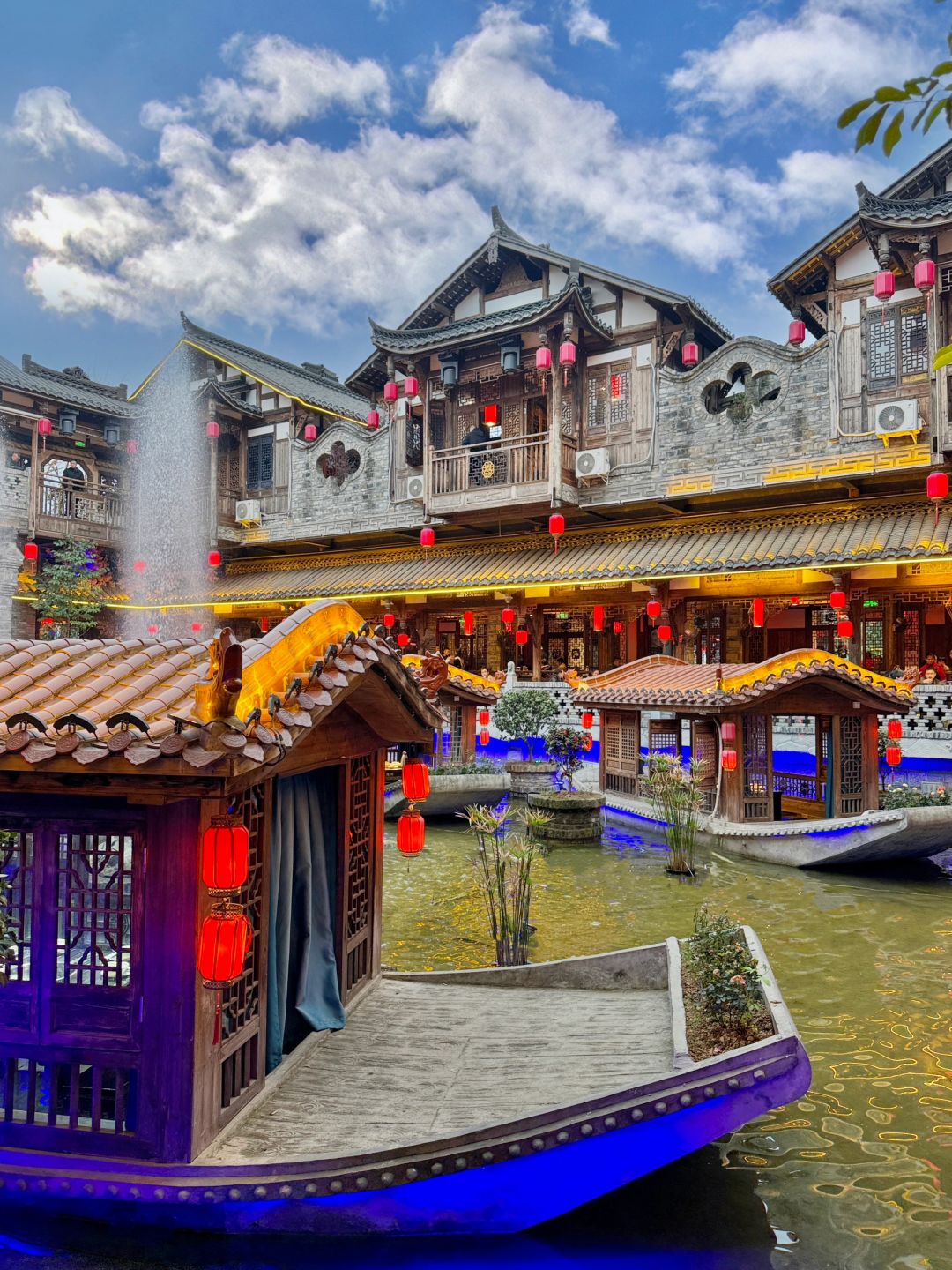 Sichuan-When traveling to Chengdu, you must not miss the ancient and romantic Three Saints Town!