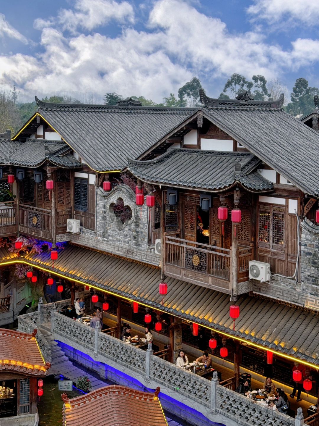 Sichuan-When traveling to Chengdu, you must not miss the ancient and romantic Three Saints Town!