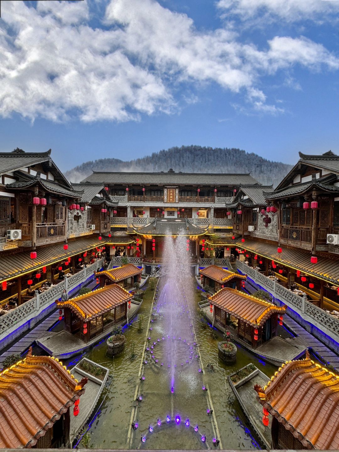 Sichuan-When traveling to Chengdu, you must not miss the ancient and romantic Three Saints Town!