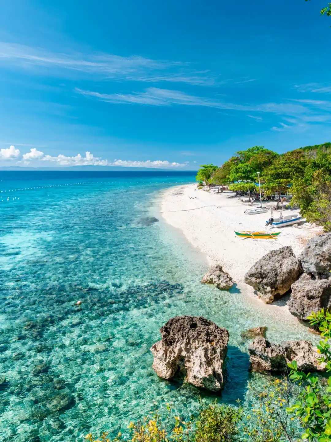 Cebu-Adventure in Cebu, Philippines, infinity pool and ocean wonders on Sumilon Island