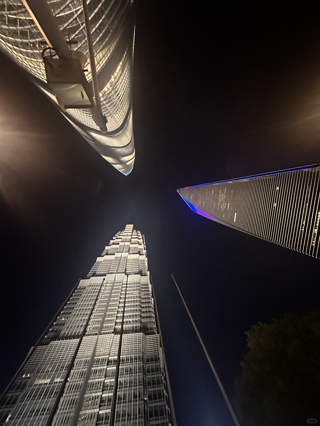 Jiangsu/Zhejiang/Shanghai-There is no better place to take a photo of yourself while traveling in Shanghai than in Lujiazui!