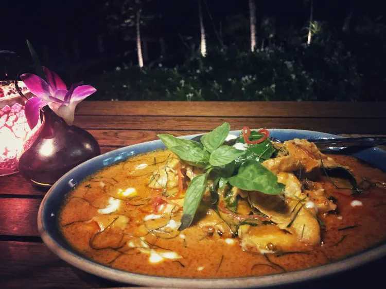 Krabi-Krabi Spice and Rice Restaurant, taste red curry chicken and green pepper fried chicken