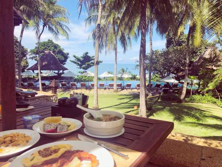 Krabi-Krabi Spice and Rice Restaurant, taste red curry chicken and green pepper fried chicken