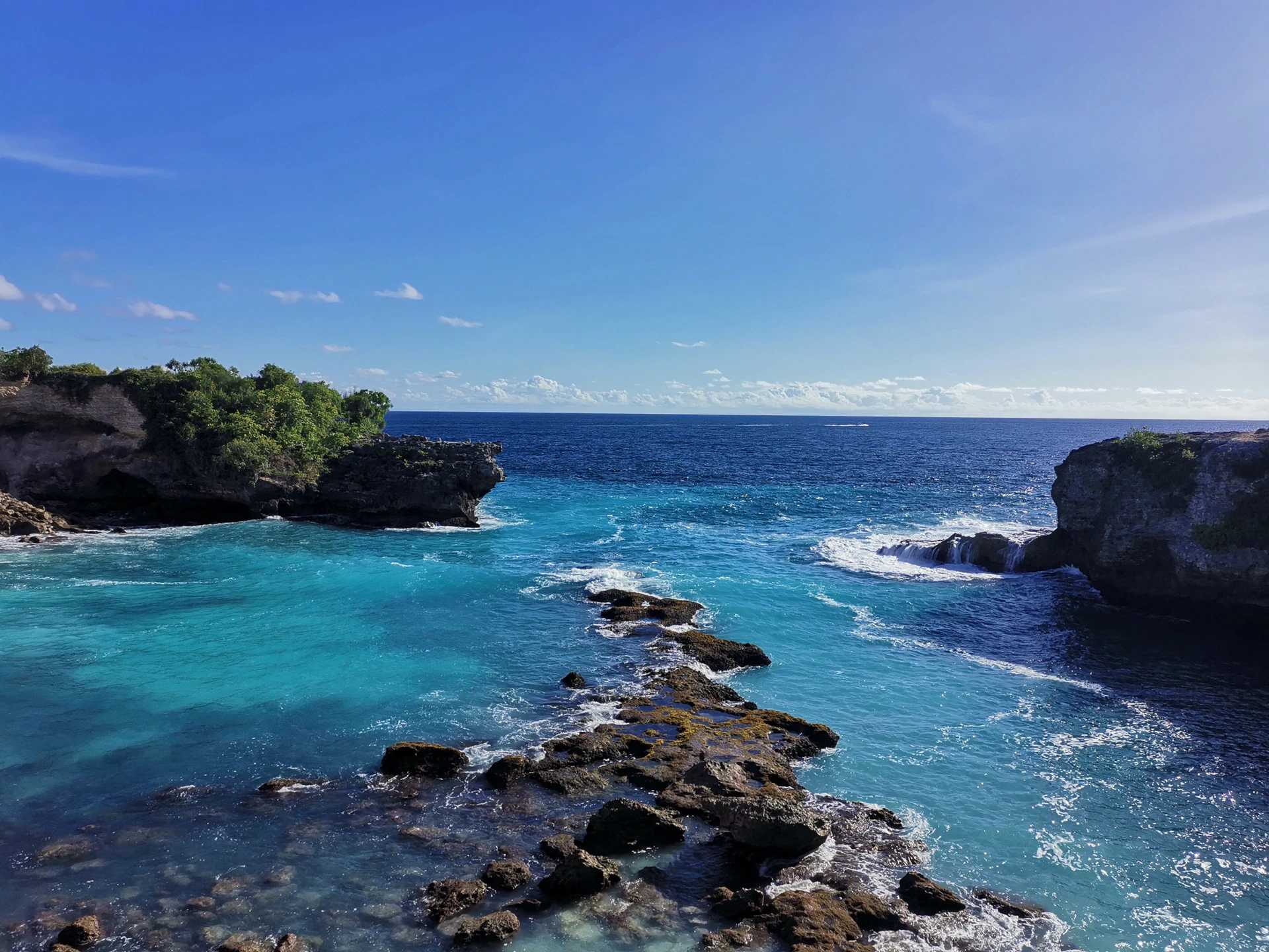 Bali-Indonesia's Lembongan Island, a romantic route for couples traveling in Bali