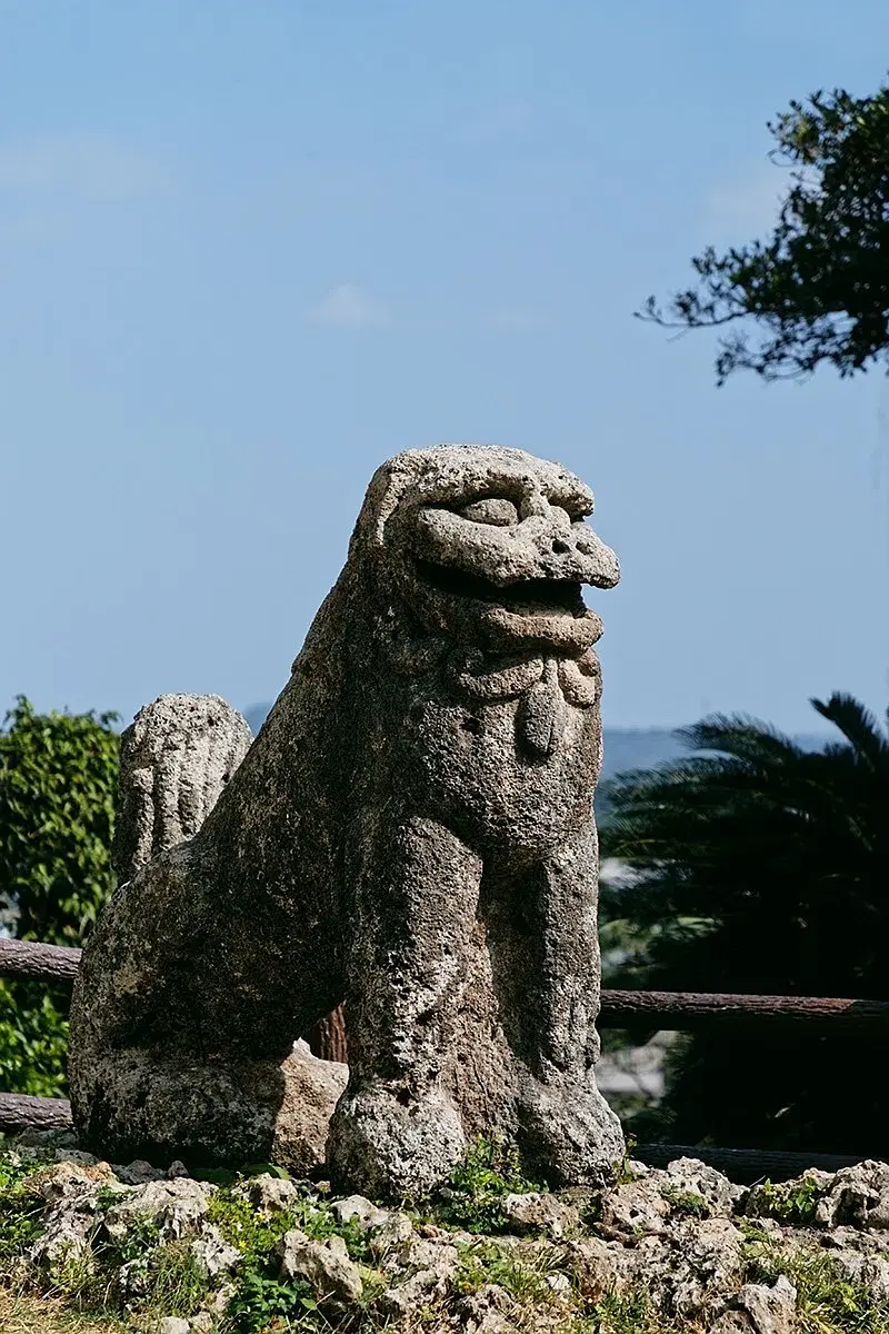 Okinawa-On the streets of Okinawa, the Shiju class has lost its smell and make