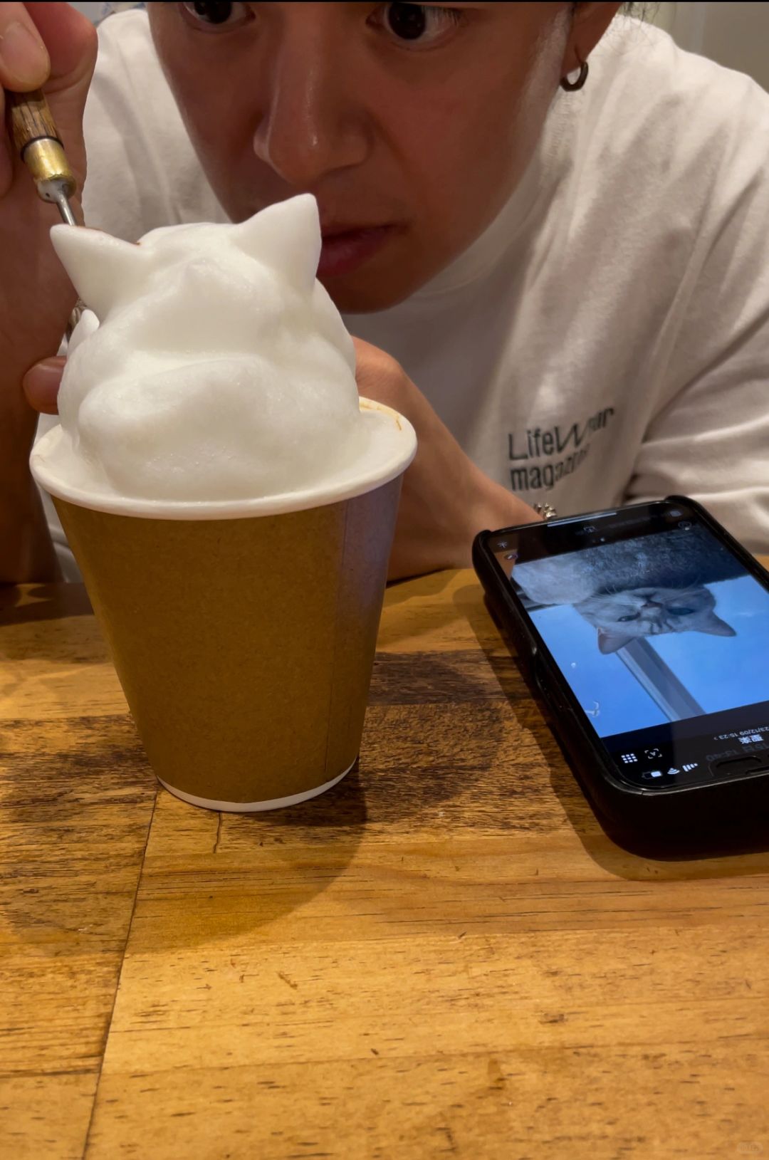 Tokyo-Customized 3D and 2D coffee shops near Asakusa takes about 20 minutes to wait