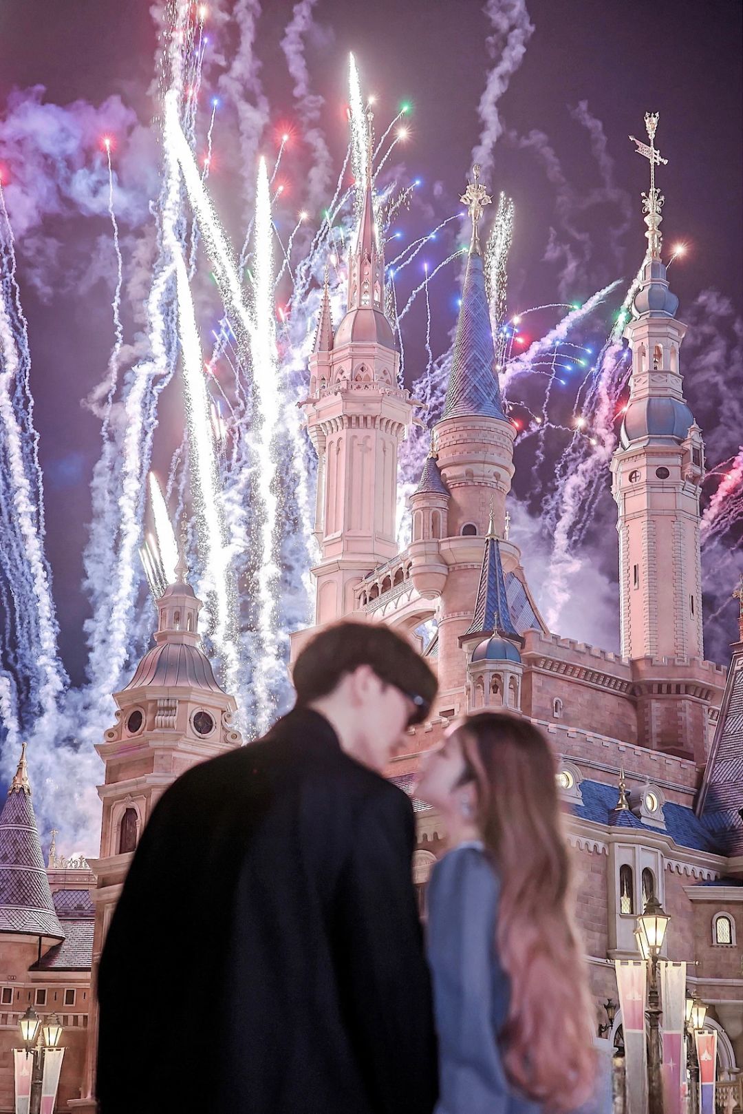 Shanghai/Hangzhou-Go to Shanghai Disneyland and take photos with your loved one!