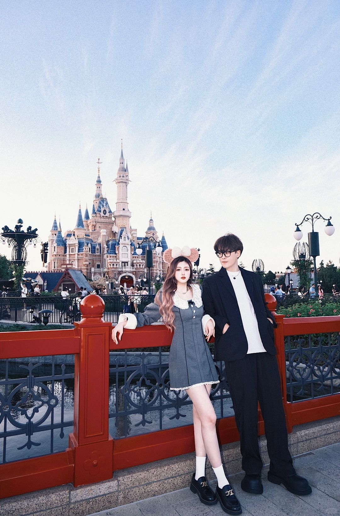 Shanghai/Hangzhou-Go to Shanghai Disneyland and take photos with your loved one!