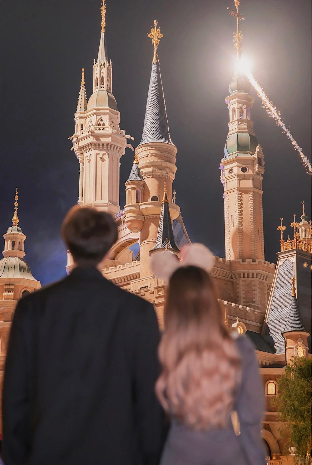 Shanghai/Hangzhou-Go to Shanghai Disneyland and take photos with your loved one!