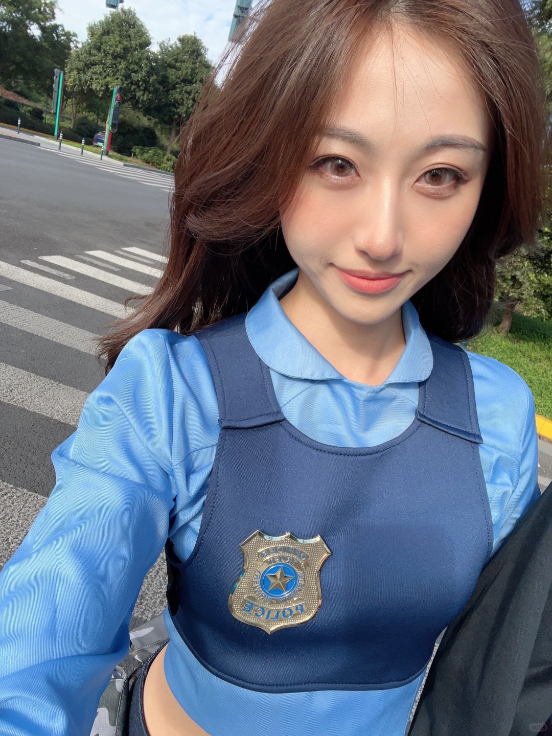 Shanghai/Hangzhou-Dress up as Officer Judy Rabbit and go to Shanghai Disneyland for a trip!