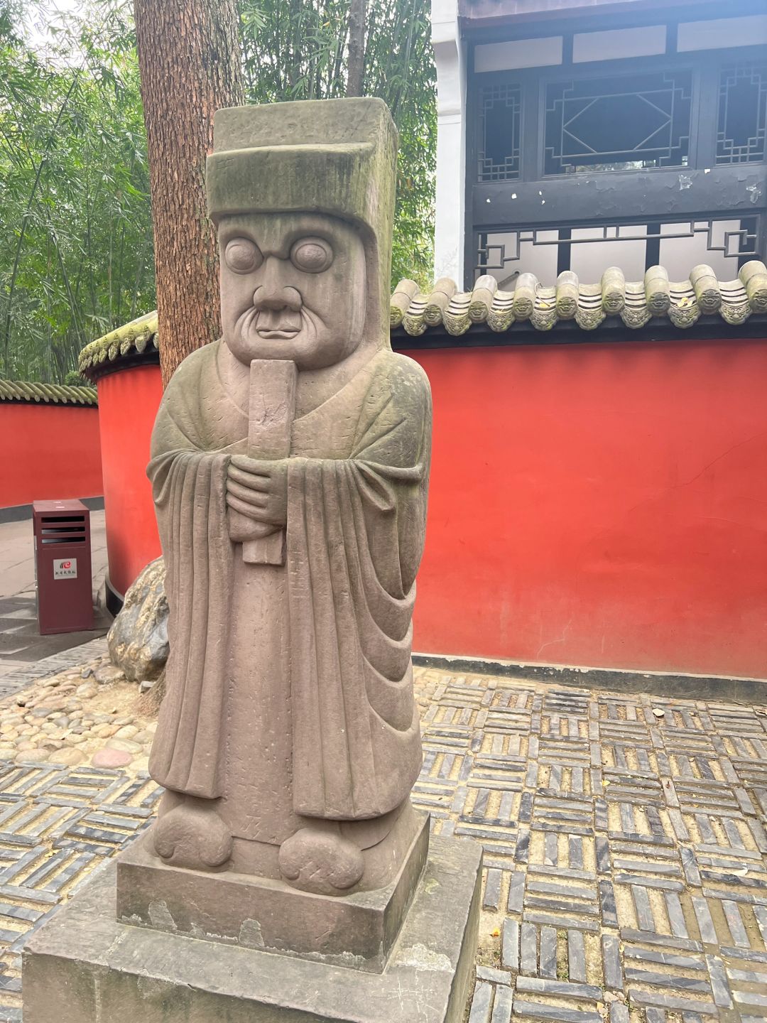 Sichuan-Wuhou Temple in Chengdu,  Emperor Zhao Lie and Zhuge Liang of the Han Dynasty are both here!