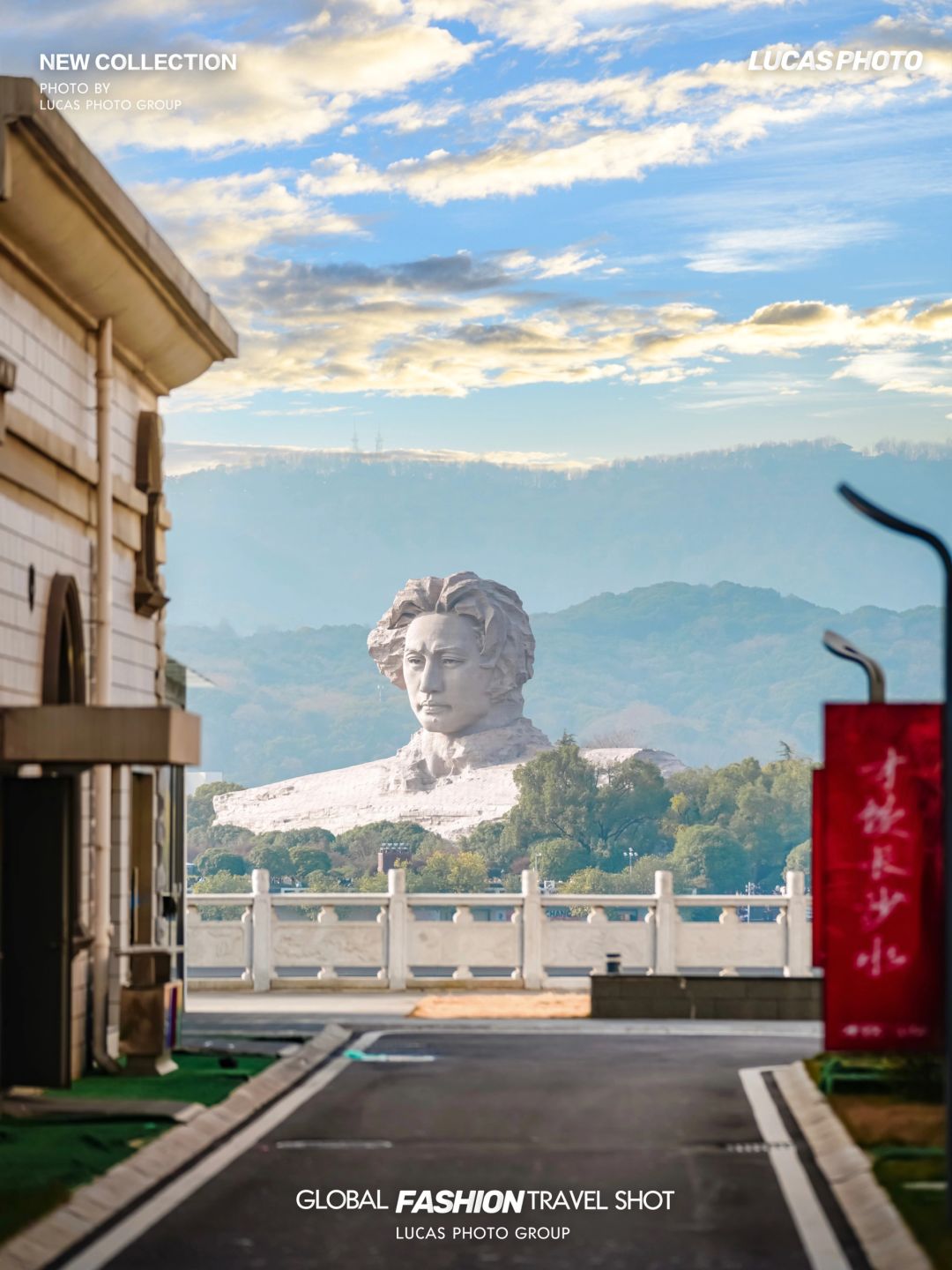 Changsha-When you come to Changsha, you must come to Orange Island and take a photo with the statue of the great man as a souvenir!