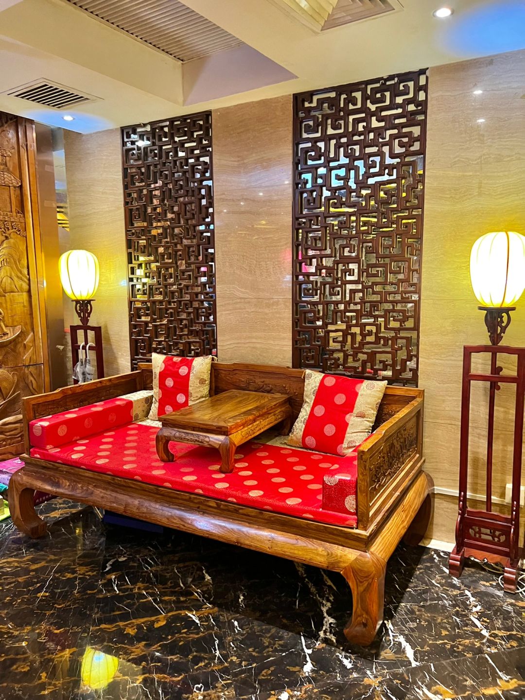 Beijing/Tianjin-Beijing Huaxia Liangzi SPA, you can watch dramas and movies on the big screen while doing SPA!