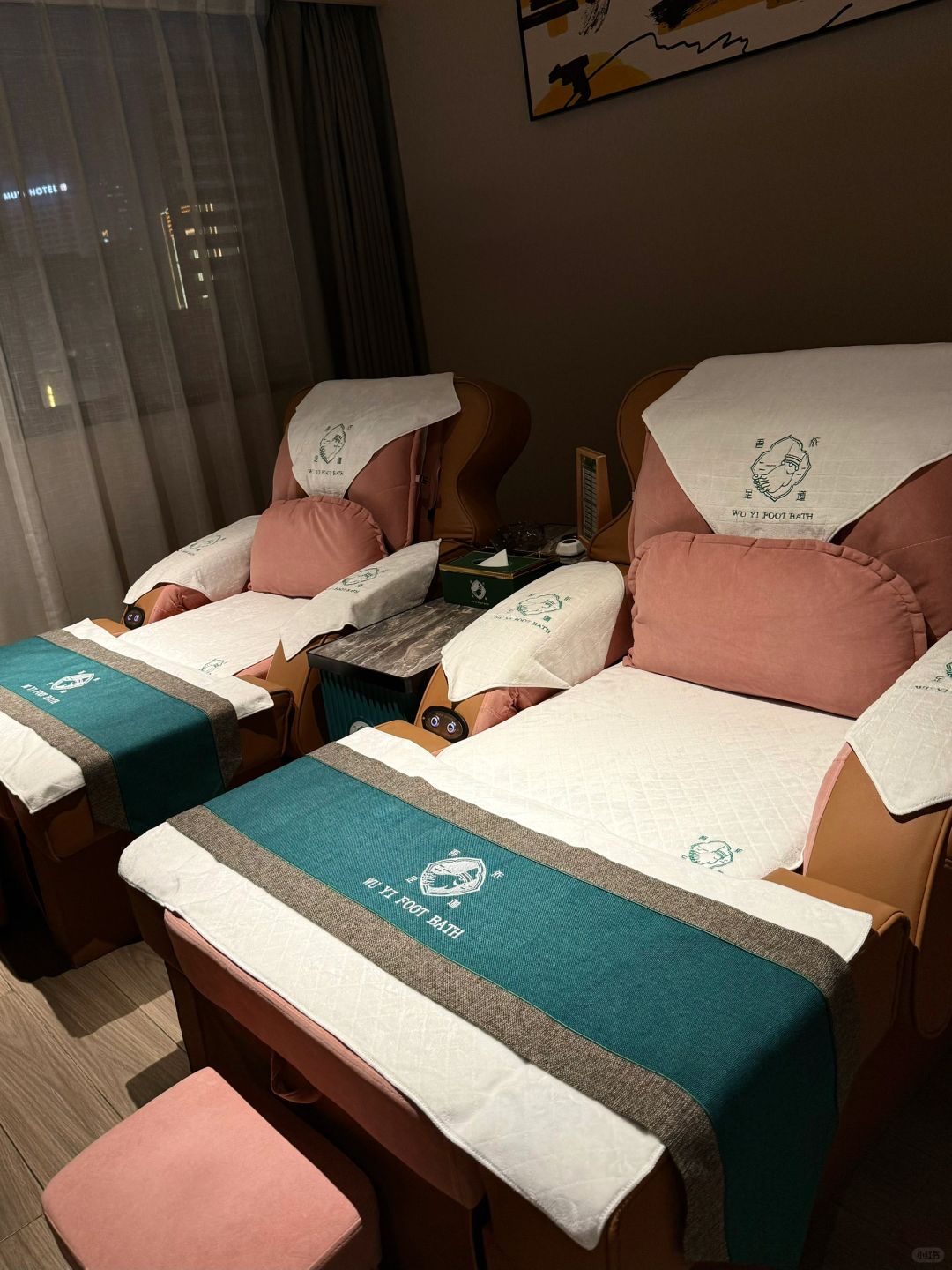 Hunan-Wuyi Zudao in Changsha combines foot baths with hotel style services, making it really suitable for lazy people!