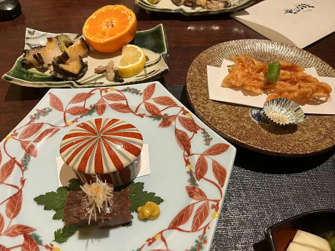 Tokyo-Izu Travel Guide:Shirahama Shrine,Ginsui Village,Ginsuiso hotel  providing "One ​​stay, two meals"