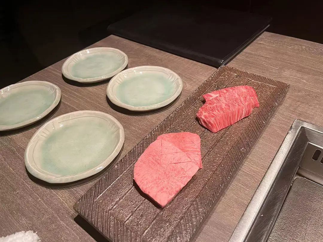 Tokyo-USHIGORO:a yakiniku chain store in GINZA and Nishi-Azabu with apanese-style shabu-shabu, sukiyaki