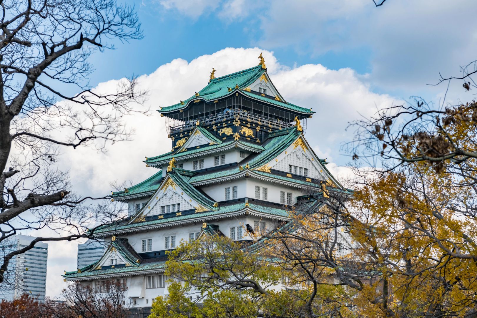 Osaka-Osaka Castle Park~The most beautiful seat at the castle tower~