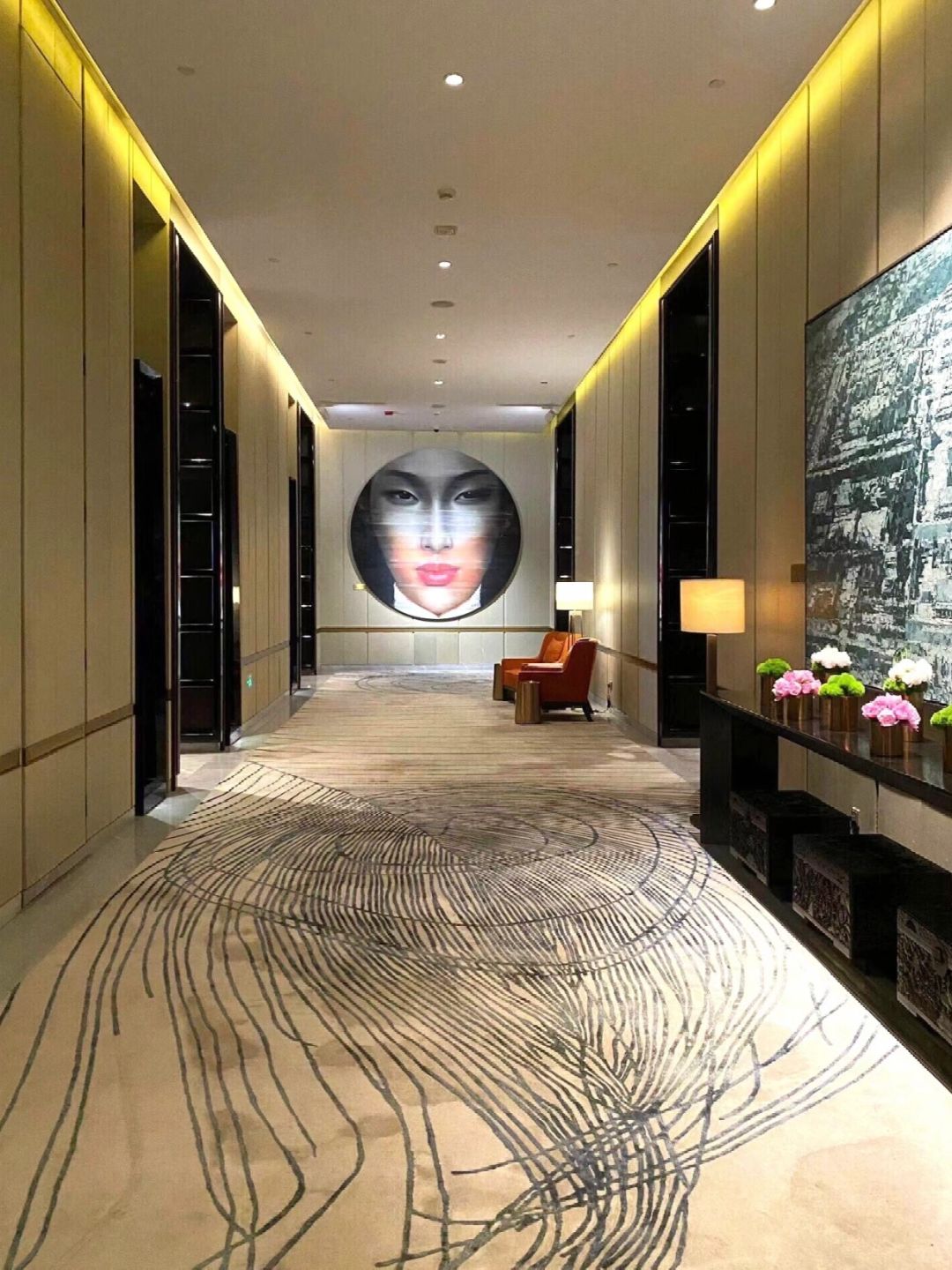 Beijing/Tianjin-At the Waldorf Astoria Hotel in Beijing, you can overlook the historic tiled roof and experience the cultural atmosphere of Beijing!