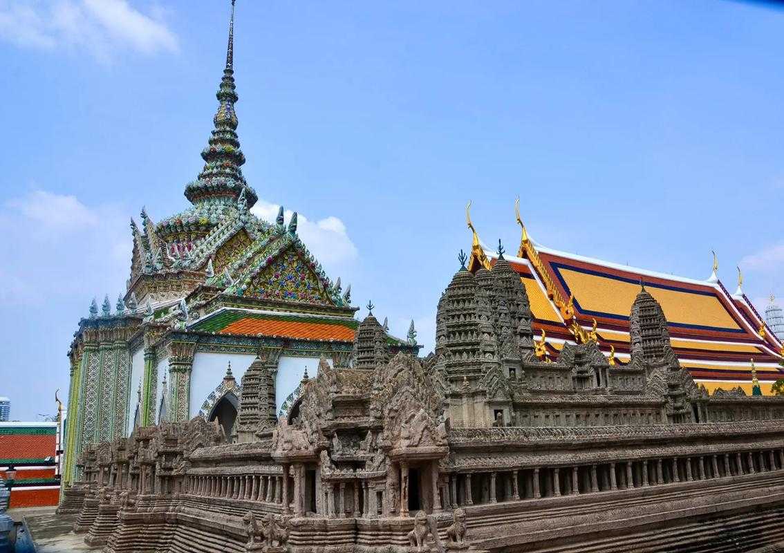 Bangkok-The Grand Palace is the royal palace of Thailand and a large-scale ancient building complex in the center of Bangkok.