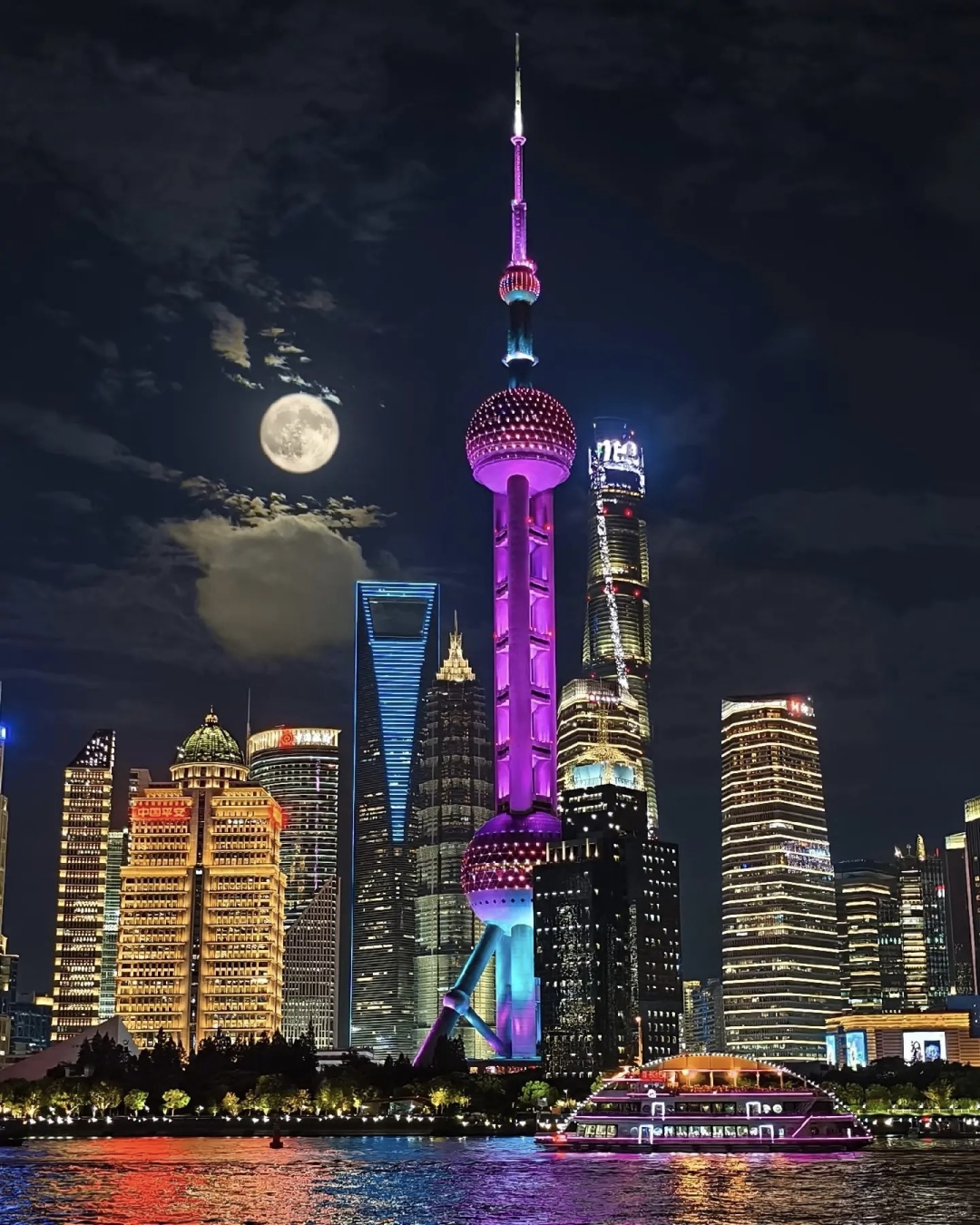 Jiangsu/Zhejiang/Shanghai-A must-see guide book in the magical city of Shanghai!