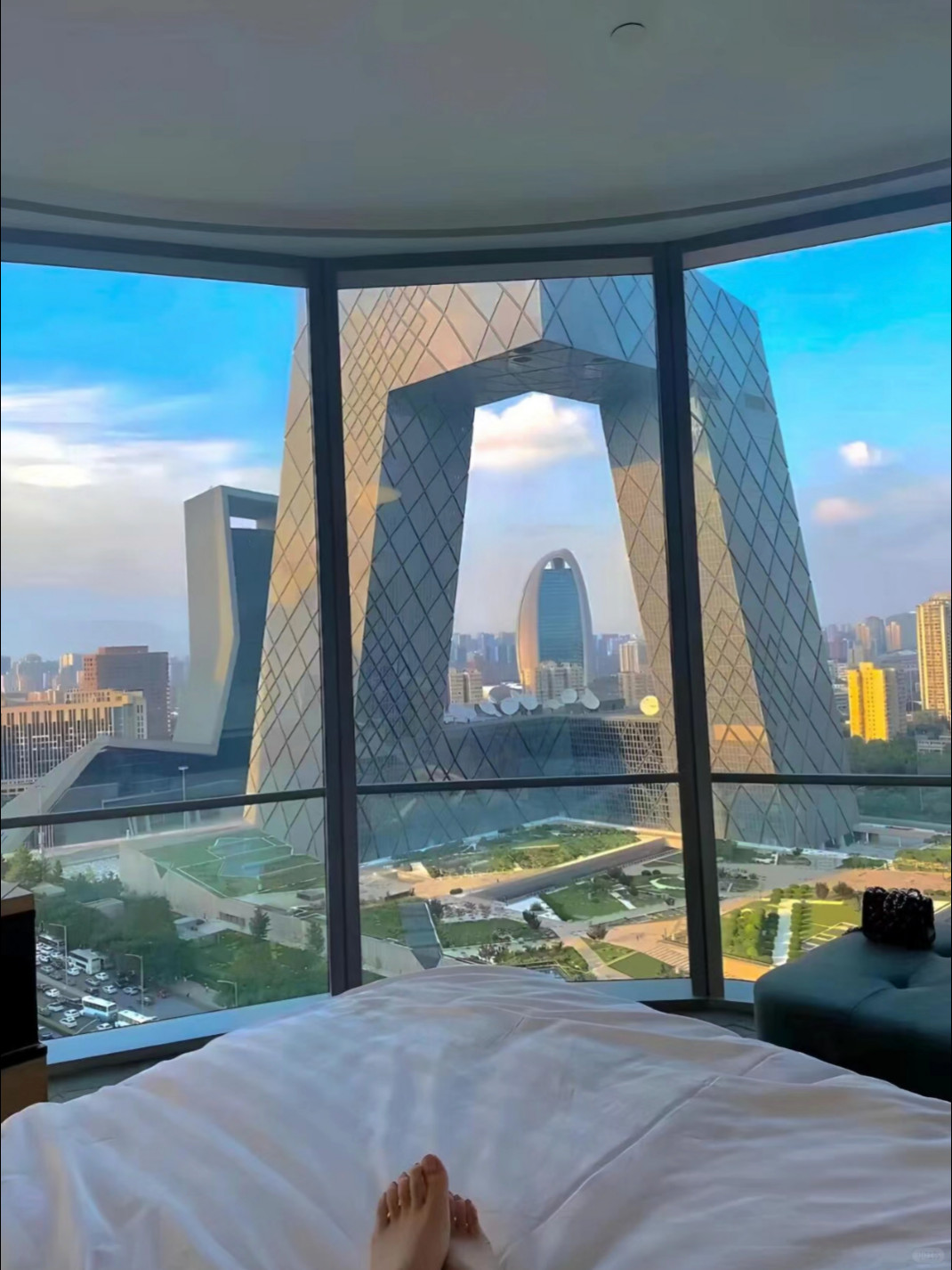 Beijing/Tianjin-Beijing Guomao Hotel, where you can enjoy a visual feast of sunrise and sunset in your room!