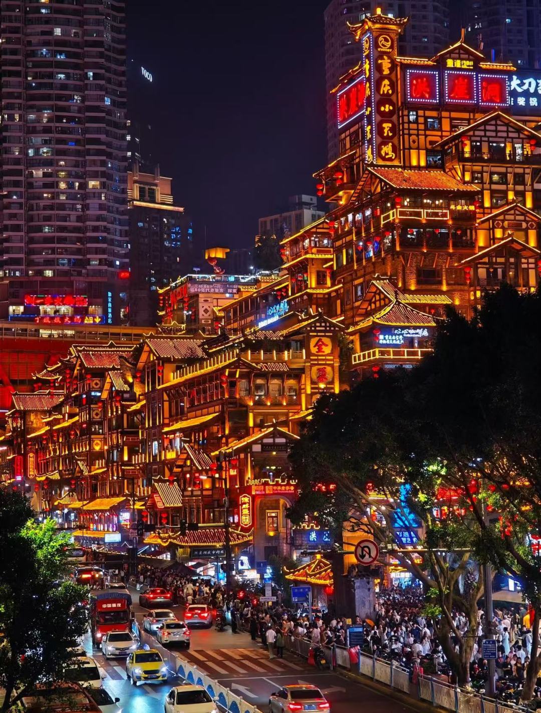 Sichuan-Hongyadong in Chongqing, its stilted houses are the most distinctive traditional architecture in Sichuan and Chongqing!