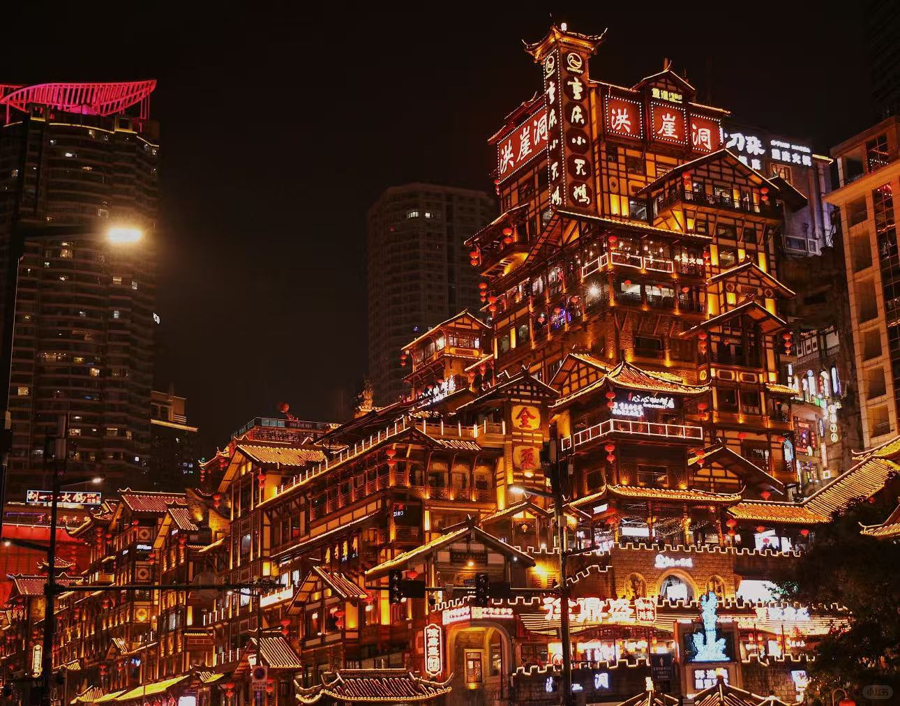 Sichuan-Hongyadong in Chongqing, its stilted houses are the most distinctive traditional architecture in Sichuan and Chongqing!