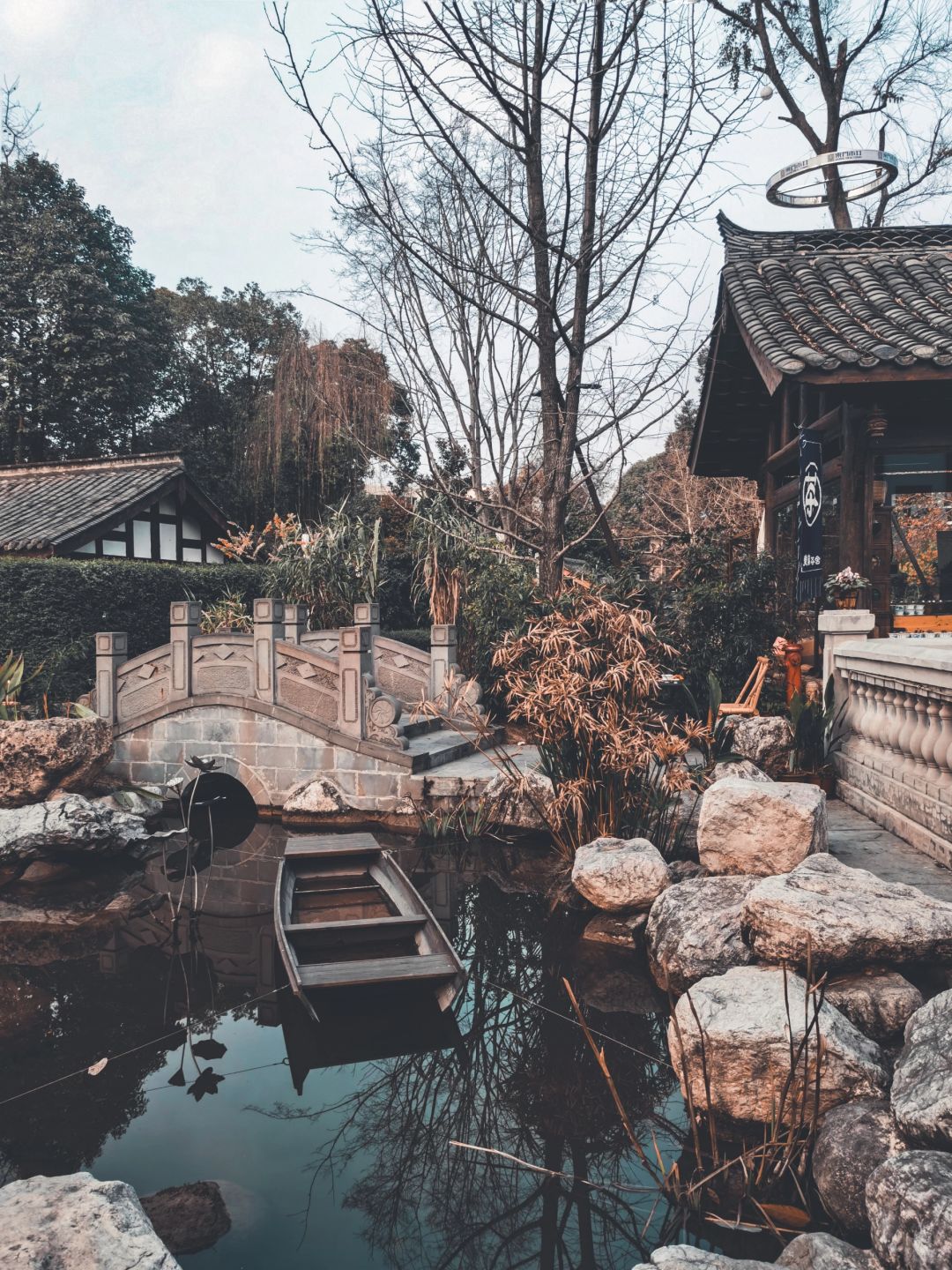 Sichuan-Chengdu Dongmen Shijing Teahouse, where locals drink tea, play cards, eat, and chat!