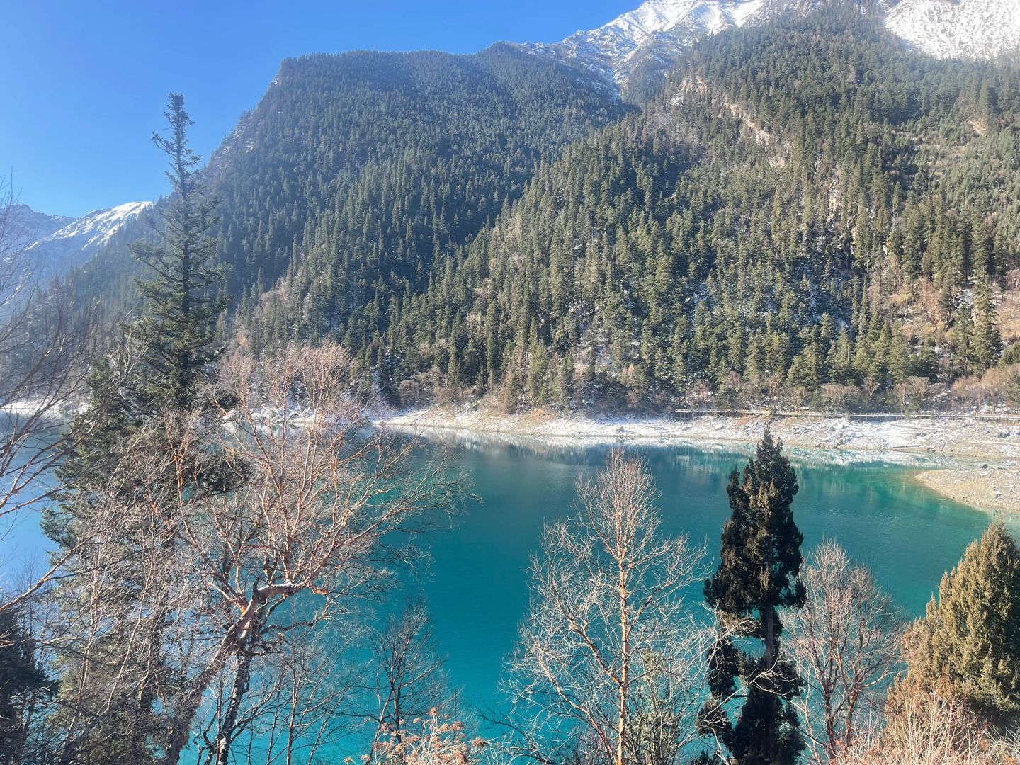 Sichuan-In winter, Jiuzhaigou Valley Scenic and Historic Interest Area, Sichuan, looks like a beautiful fairy tale world!