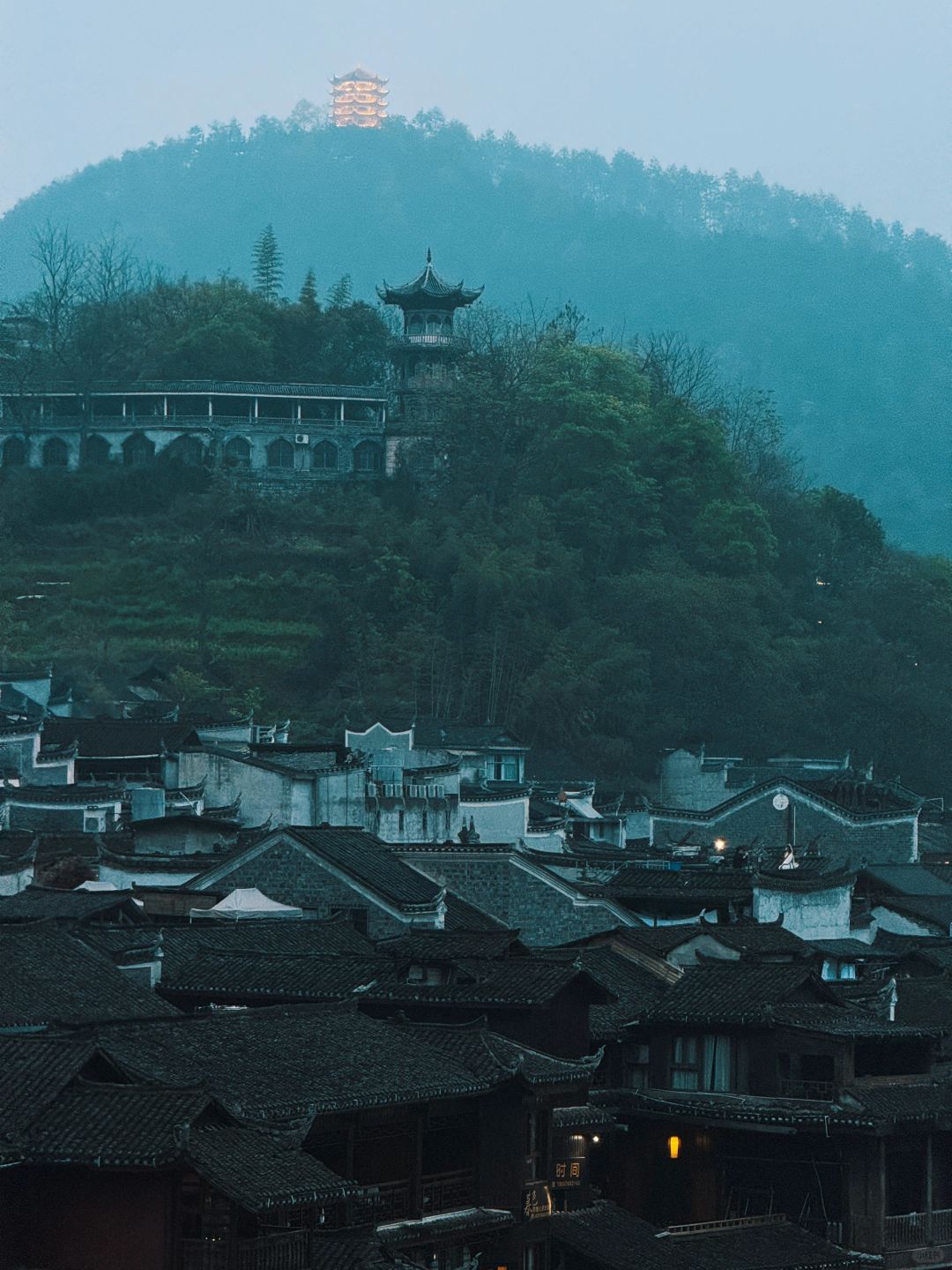 Hunan-The serious commercialization impact of Fenghuang Ancient City in Hunan Province needs to be taken seriously!