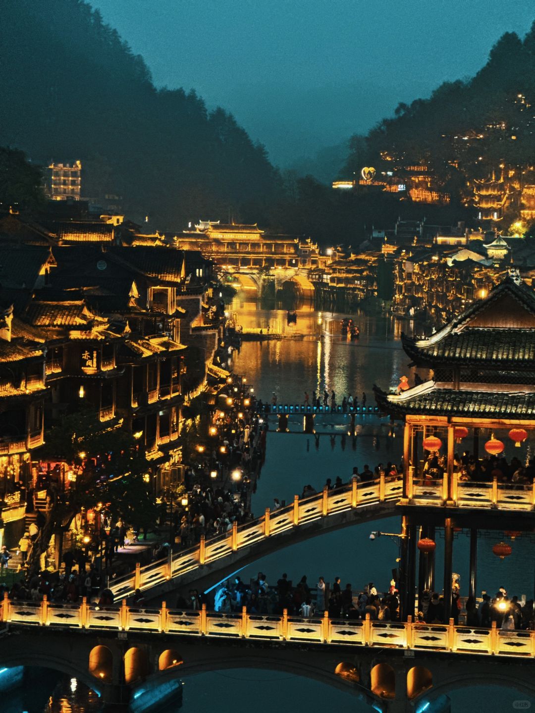 Hunan-The serious commercialization impact of Fenghuang Ancient City in Hunan Province needs to be taken seriously!